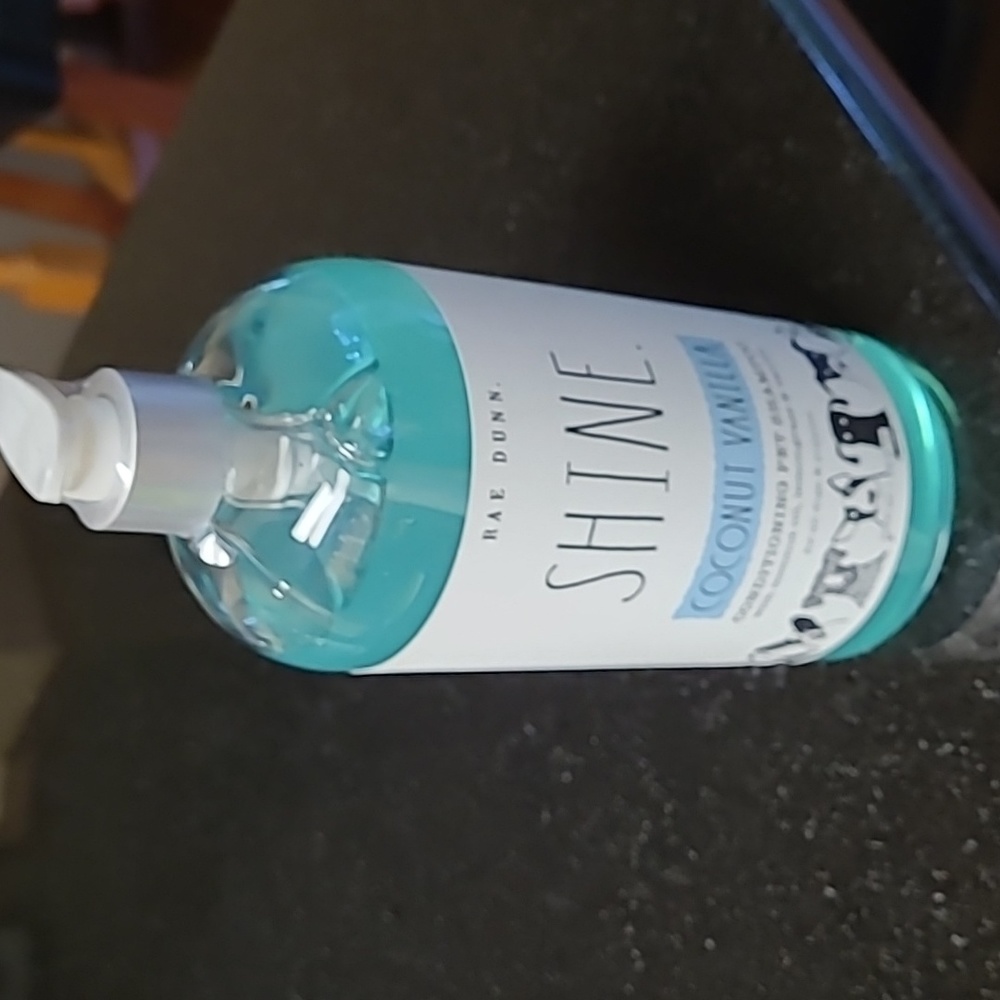 Rae Dunn Conditioning Pet Shampoo
